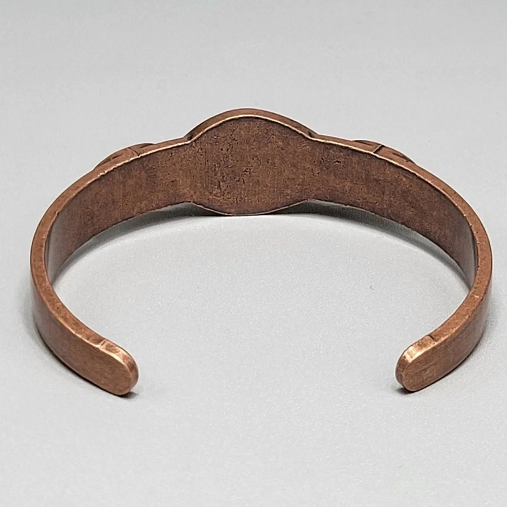 ❤️SOLD❤️ Copper Bracelet Cuff White Acrylic Cabochon Signed - Picture 4 of 8